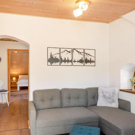 Edelweiss Apartment *