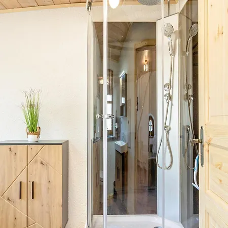 Edelweiss Apartment *